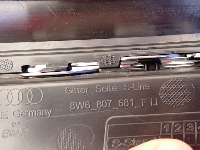 AUDI A5 S-LINE 16- kratki grid left right kpl 8W6807681F 8W6807682F