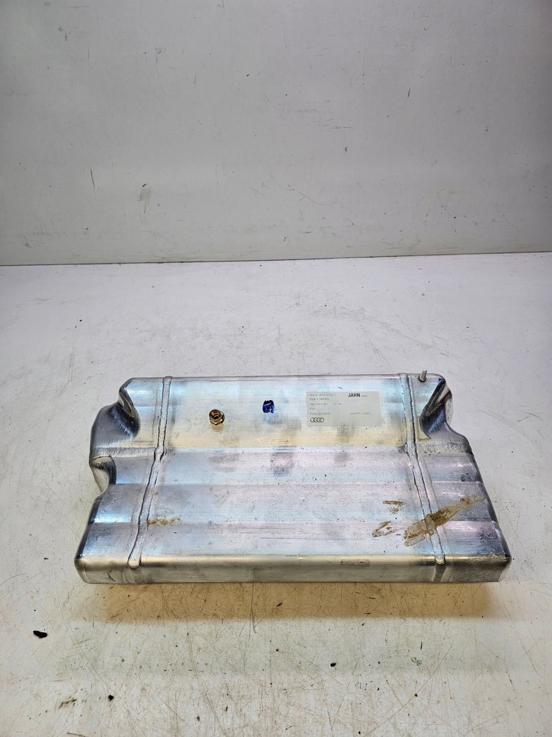Behälter Druck Achsträgers A6 C7 4G0616203C
