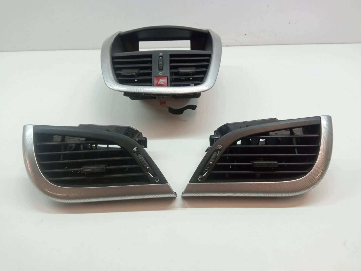 KRATKI air conditioning devices central left right KPL Peugeot 207 and (2006-2012)