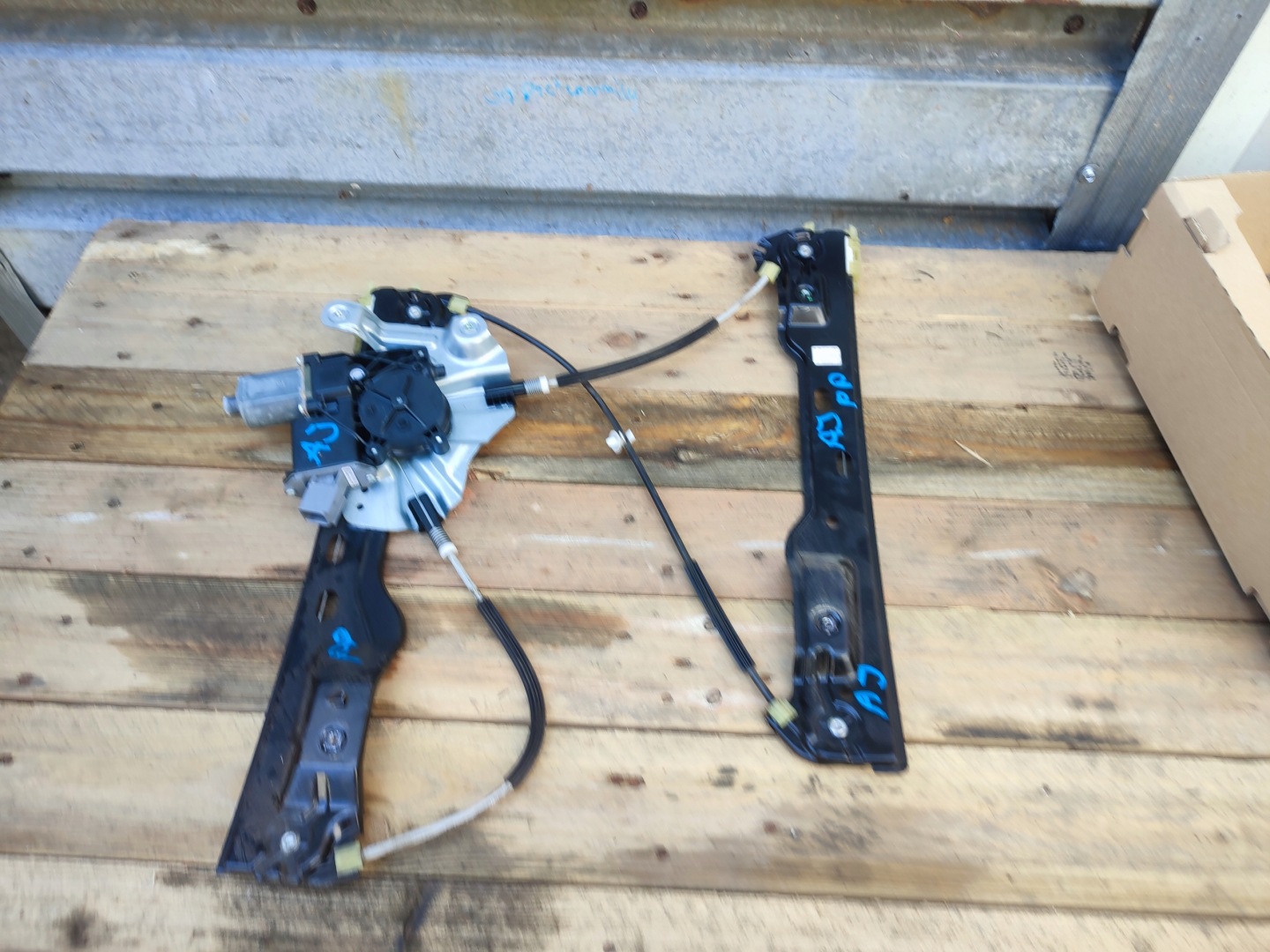 window regulator front front right EUROPA Opel Astra J IV 13350759