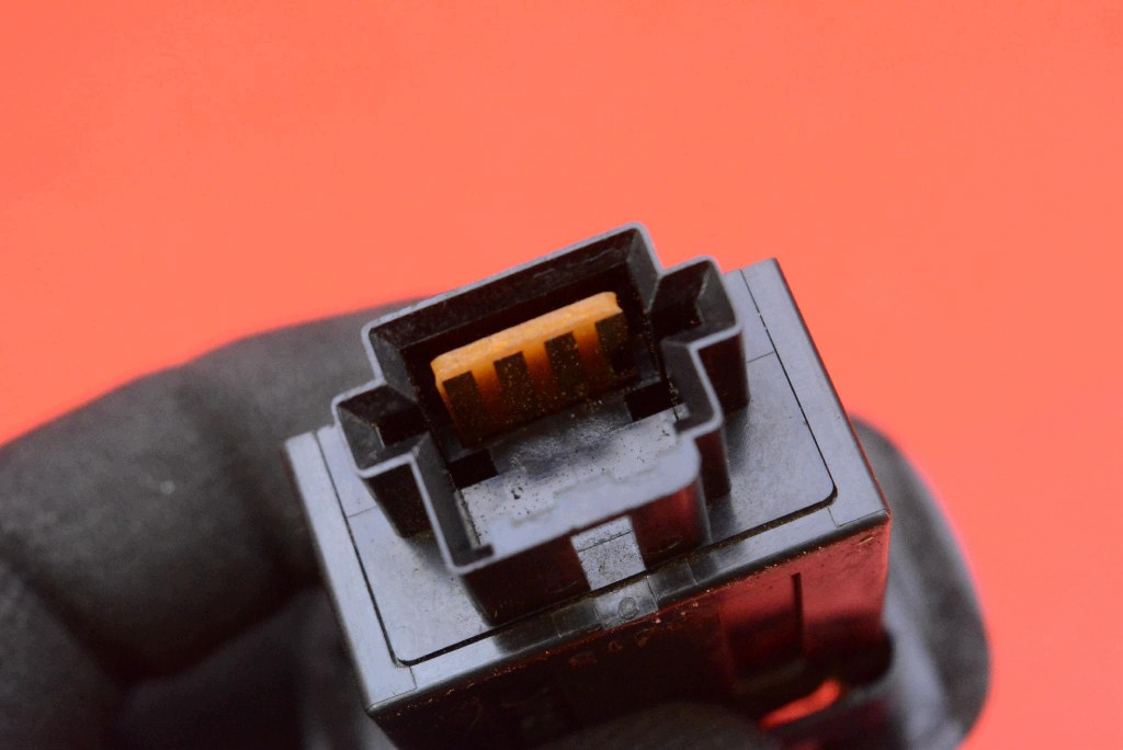switch button of the opening bonnet MITSUBISHI OUTLANDER 3 III 12-14