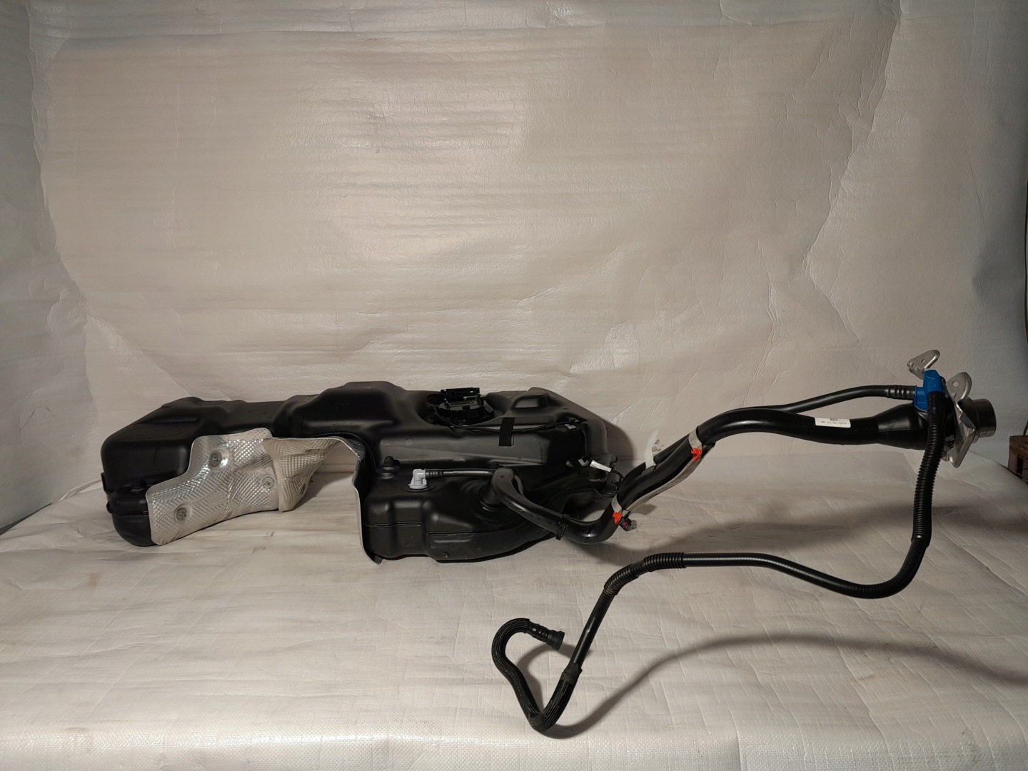 AUDI Q8 4M tank 4M0201060DB 4M0919087F