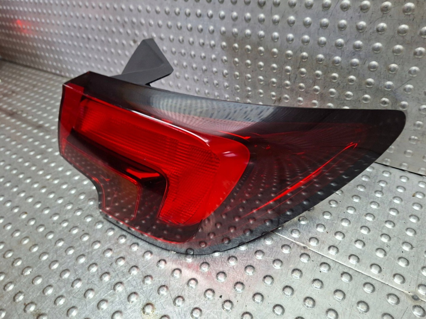 light right rear part 81380201 OPEL ASTRA K HB 2015