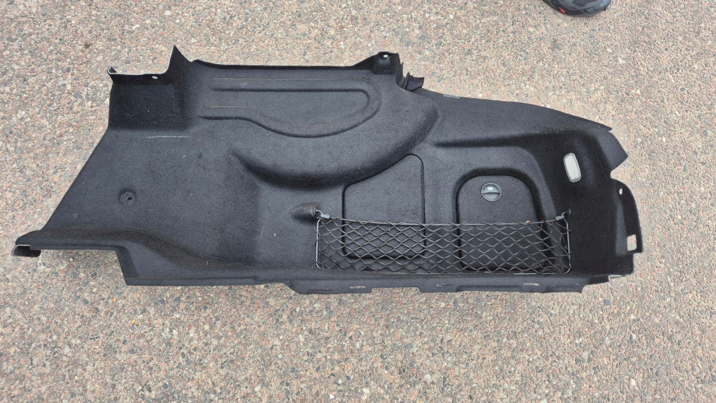 boot upholstery right 2186900441 MERCEDES CLS W218 BDB!!!