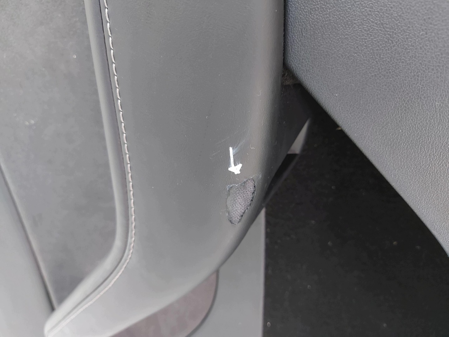 TESLA MODEL Y 2024r upholstery side door right rear part