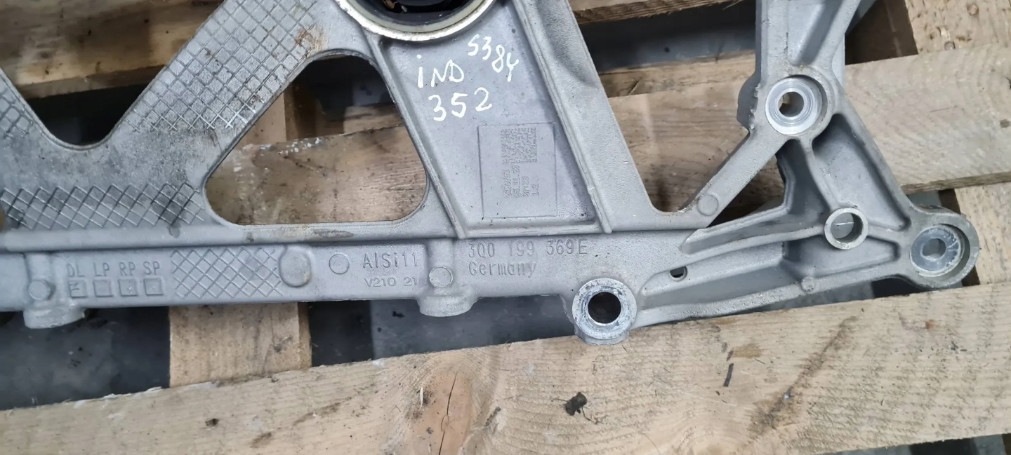 S3 8Y A3 axle beam axle beam springing front subframe below engine 3Q0199369E