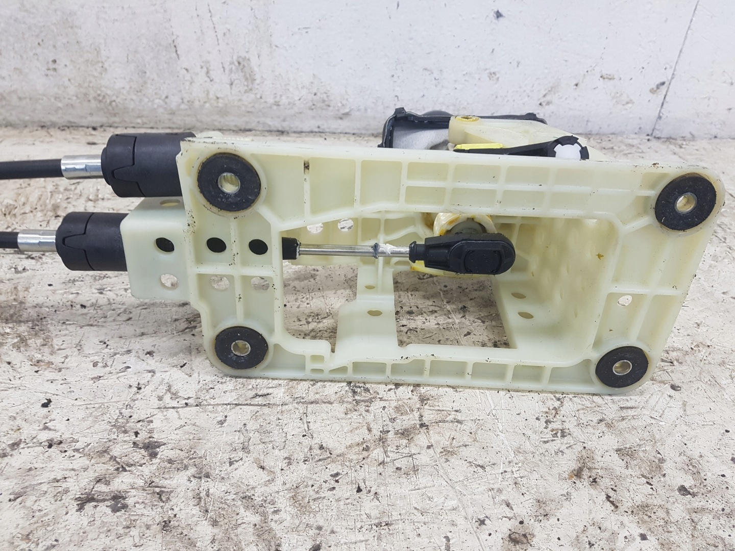 trim changes of the gear VOLVO S60 100051422