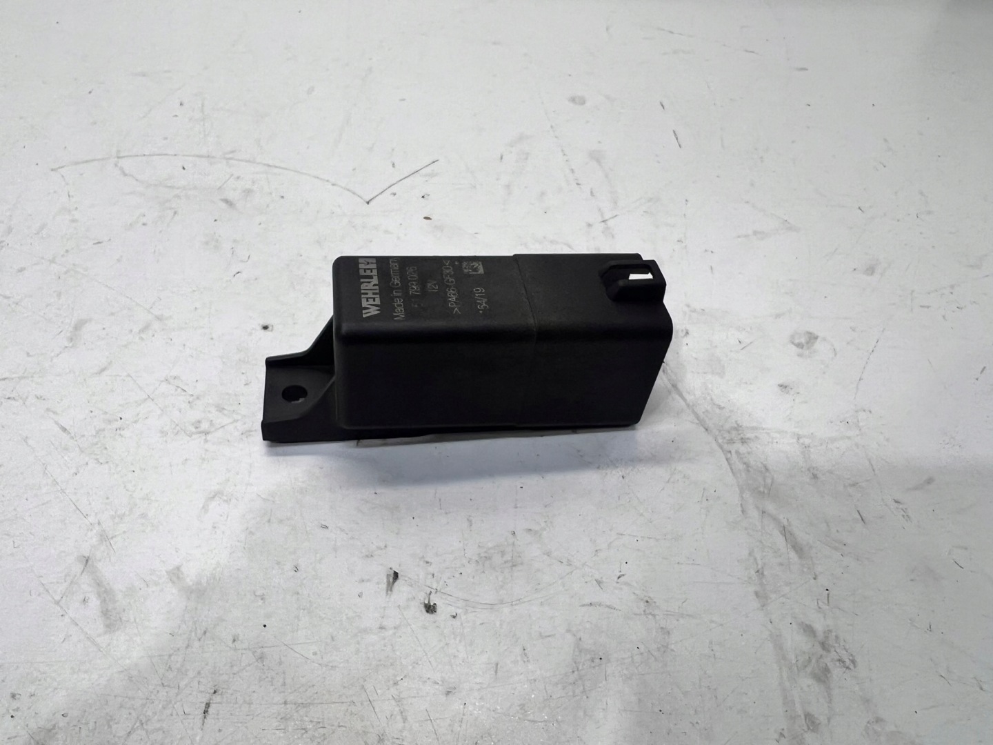 relay plugs ZAROWYCH AUDI VW SEAT 51799026