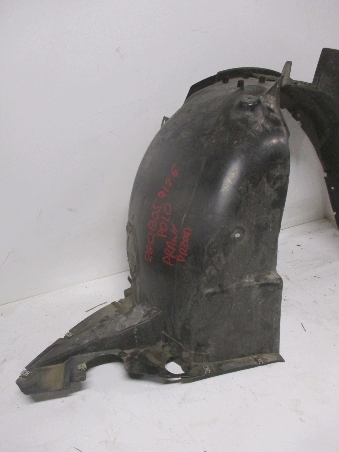 mudguard front right VW POLO 2G0 2G0805912E