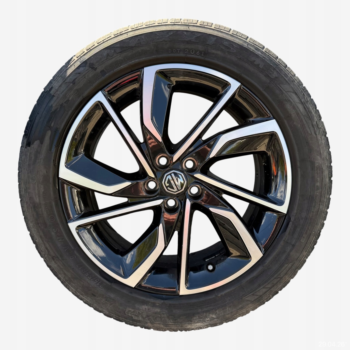 disky kola gumy MG ZS MAXXIS 215/55/17" 3MM letne M+S
