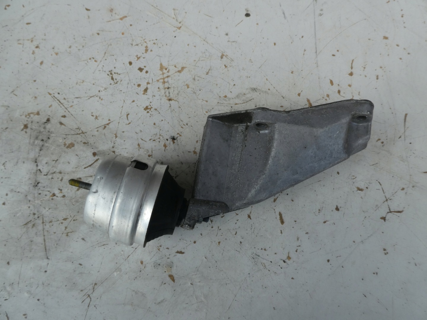 engine mount 1.9 TDI PASSAT B5 AUDI A4 8D0199307P
