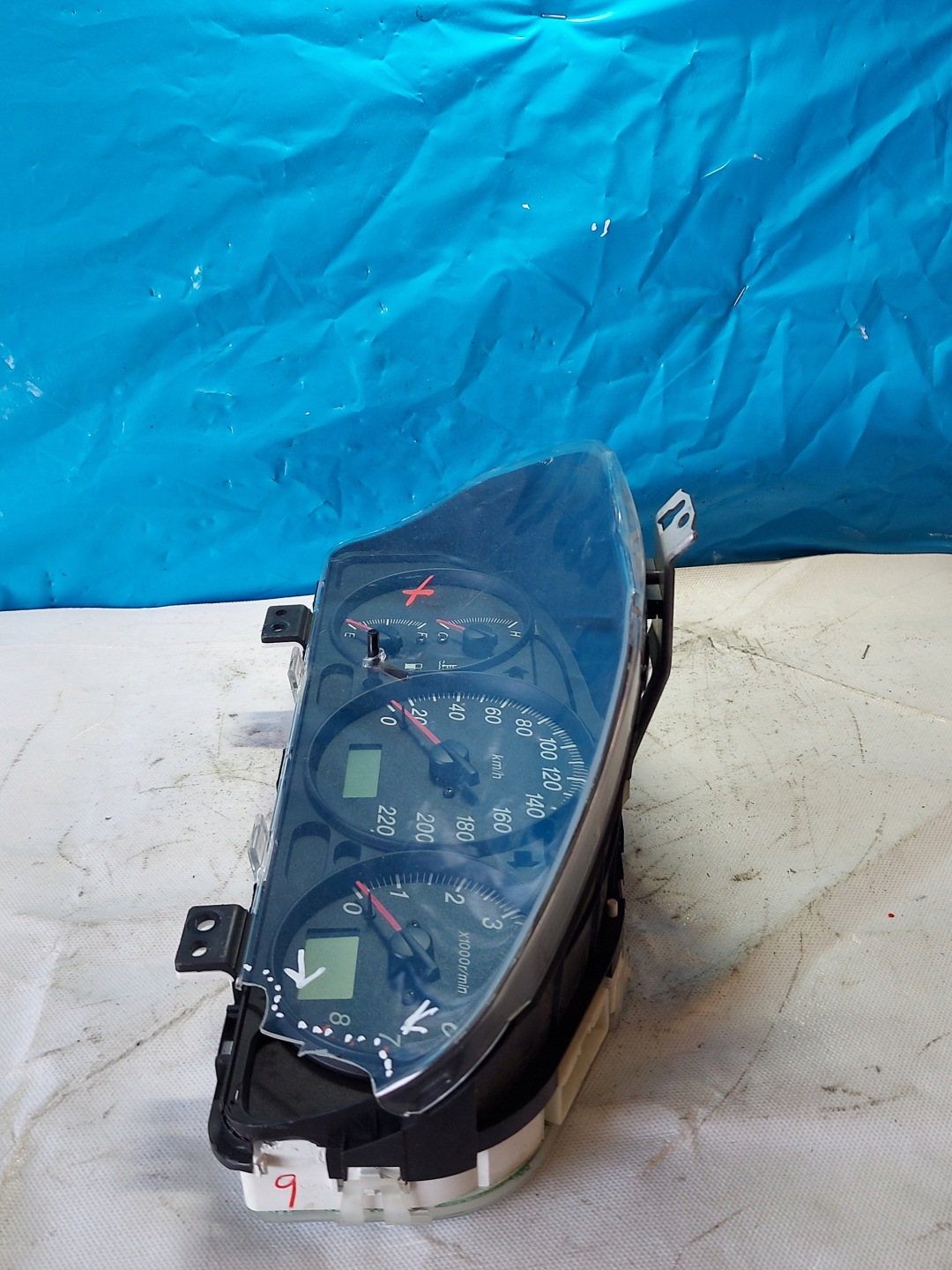 dials clock MAZDA PREMACY 1.8 CB07F