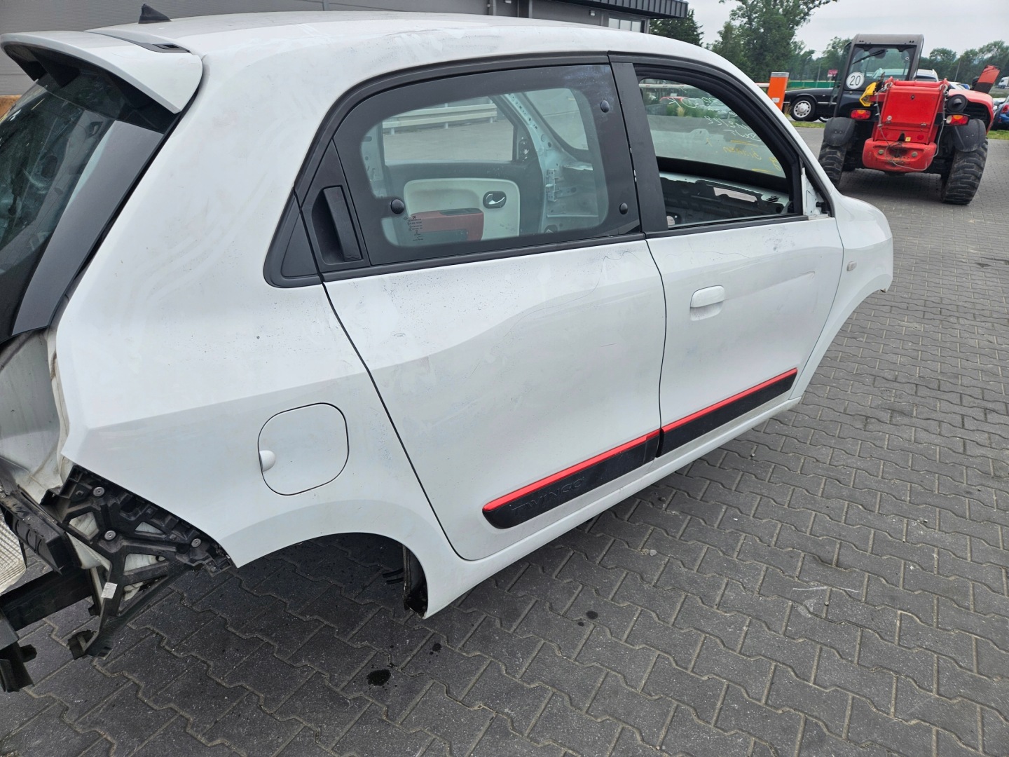 fender front right front RENAULT TWINGO III colour DVQNJ