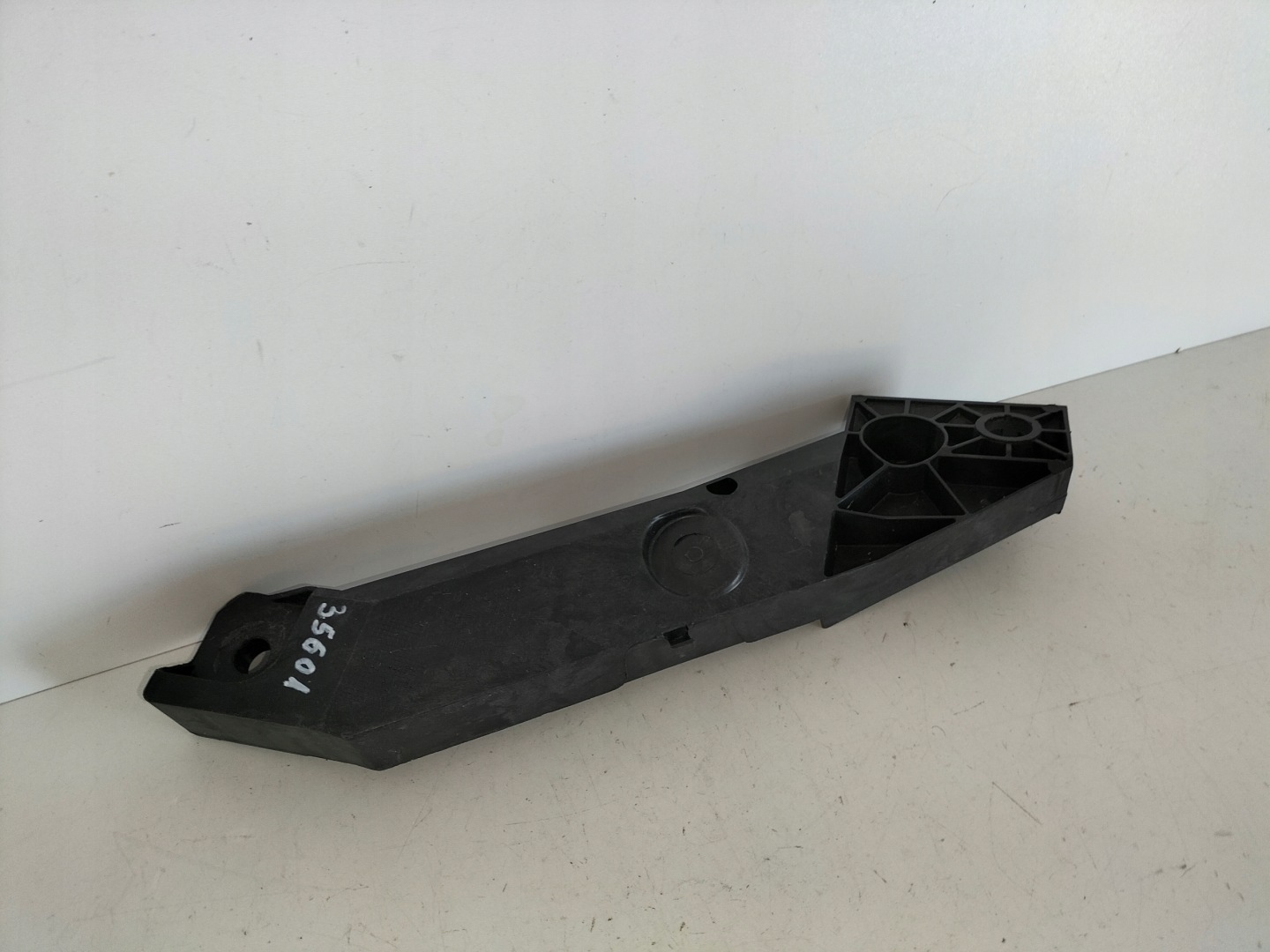 holder okular front left RENAULT TRAFIC III 14- OPEL VIVARO B 14