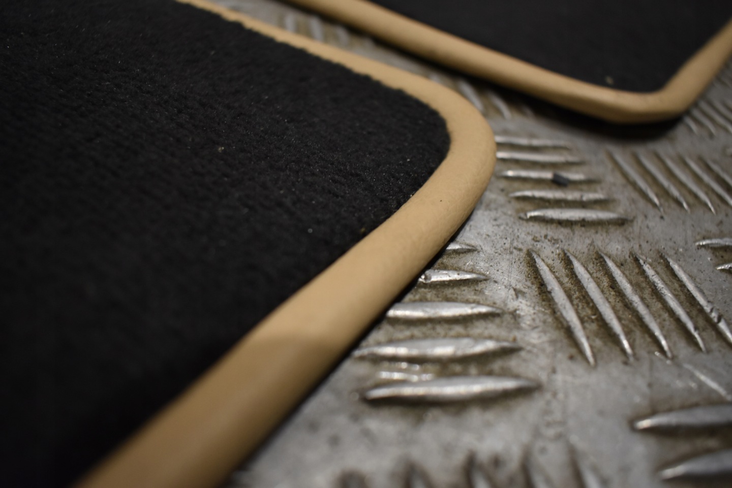 IDEALNE mats PORSCHE PANAMERA 971 1