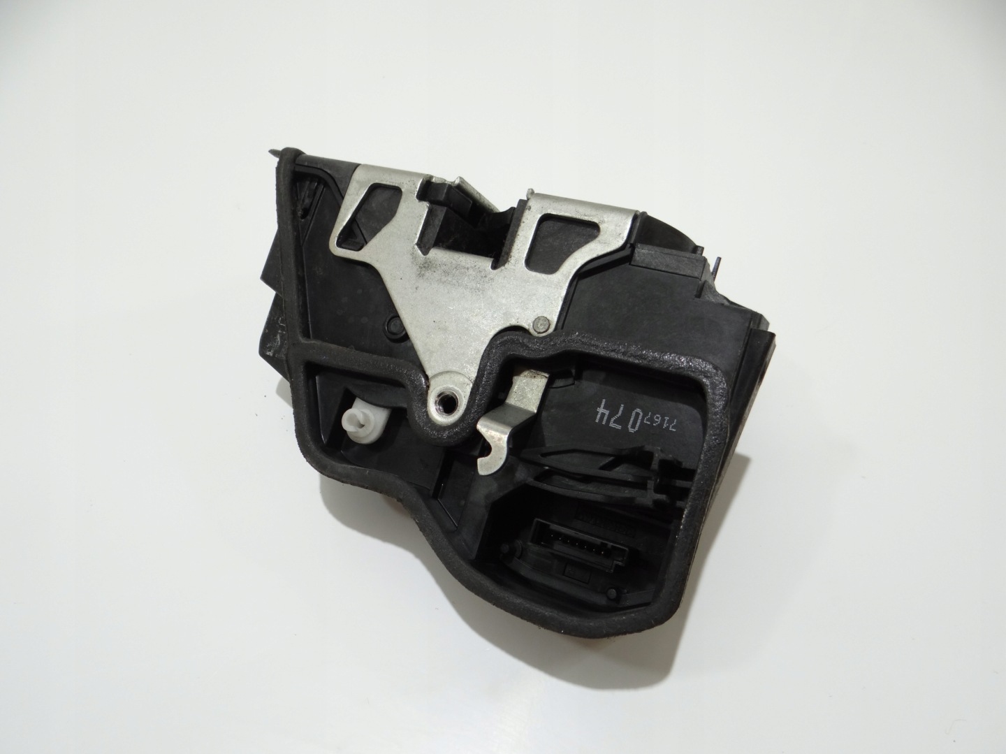 lock door right front BMW E61 EU 7167074 7 PIN (4647518)