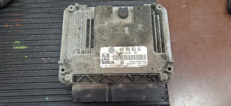 computer control unit VW GOLF V 03G906021KG