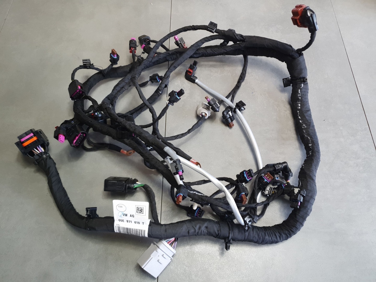 Audi A3 8Y 1.5 tsi bundle of the engine 05E971610T