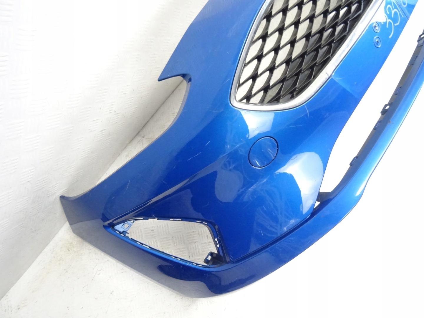 Ford Fiesta MK8 nárazník předek přední