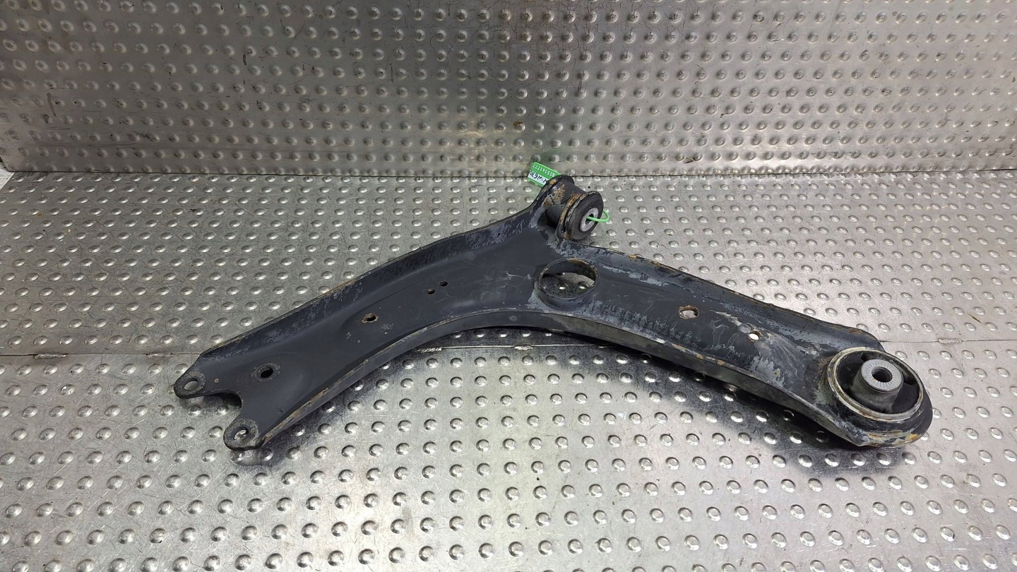 arm right front 3Q0407154P VW TOURAN III 5TA