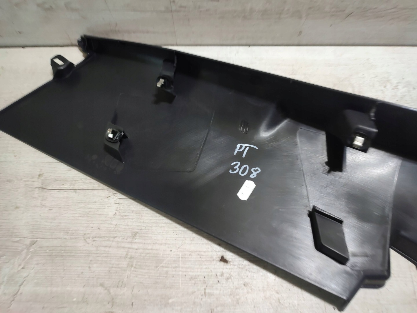 Peugeot 308 2019 rear part side right moulding threshold rear