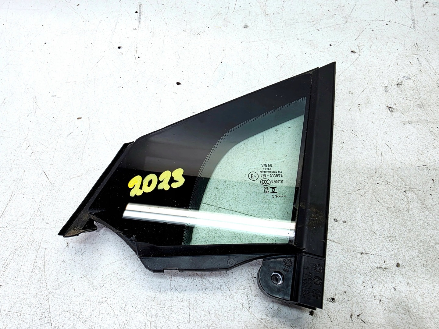 window side door left front AUDI Q4 E-TRON 89A845113 2023