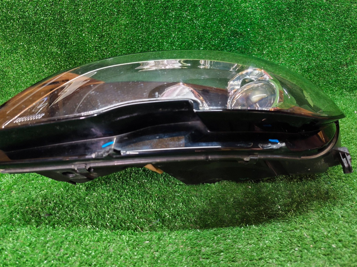 REFLEKTOR left front PEUGEOT 308 II T9 17- LIFT LED NR.1590