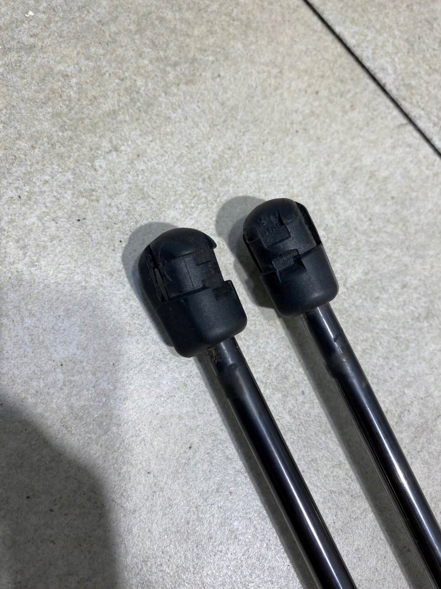 damper bonnet boot AUDI Q7 4L 4L0827552F