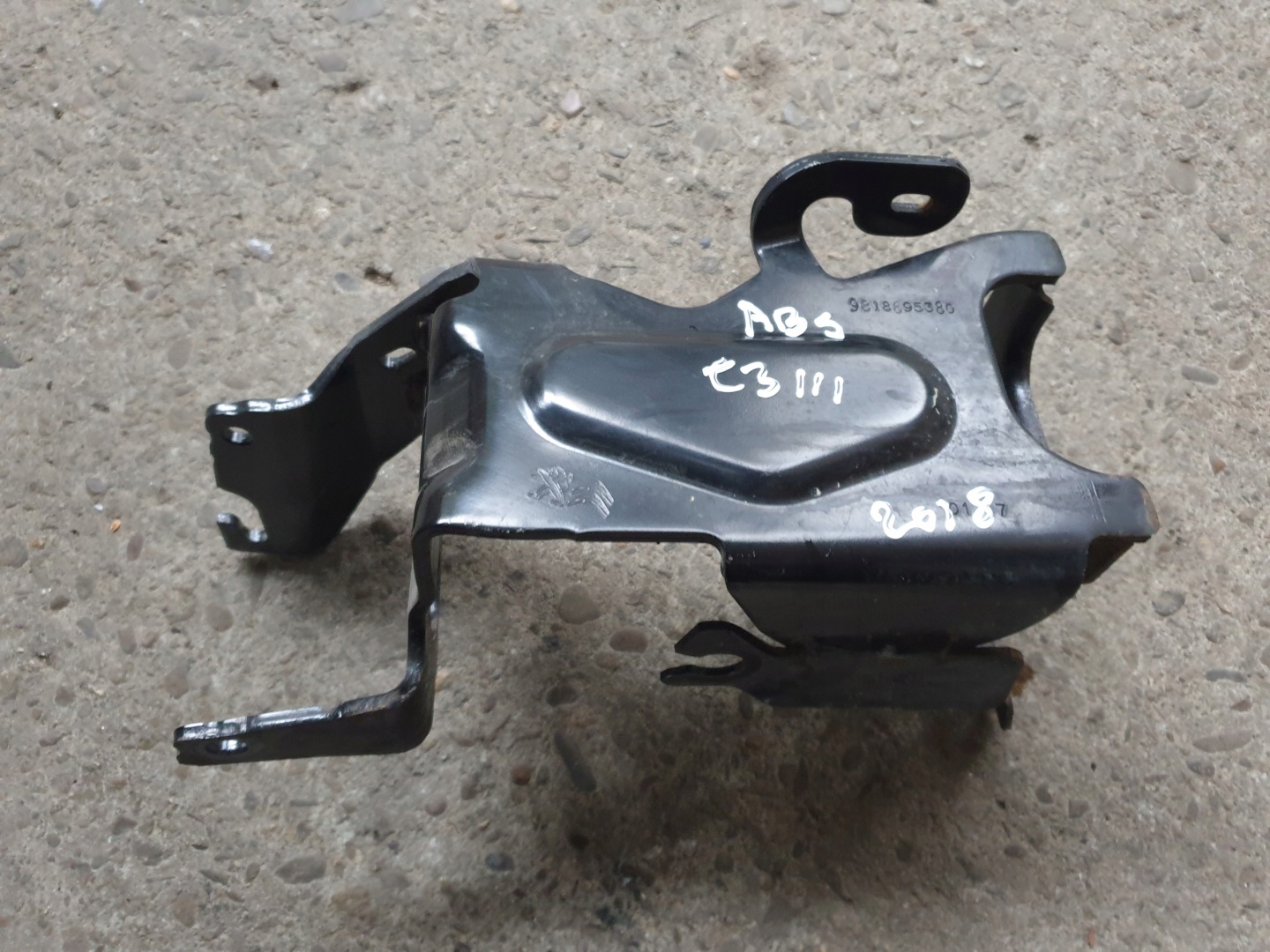 holder POMPY bracket ABS CITROEN C3 III 2016- 9818695380