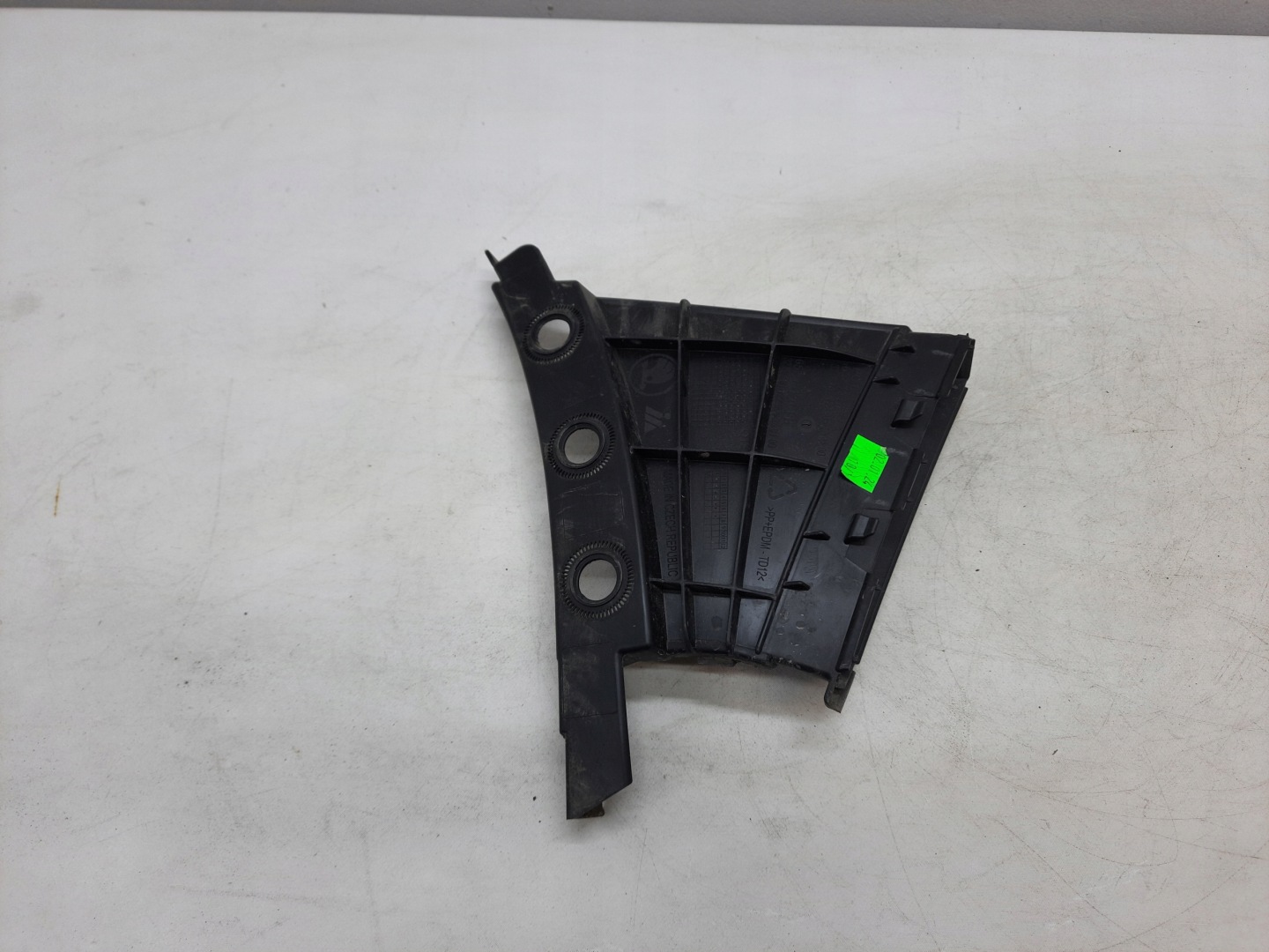 SKODA SCALA 19- air duct air line right front original