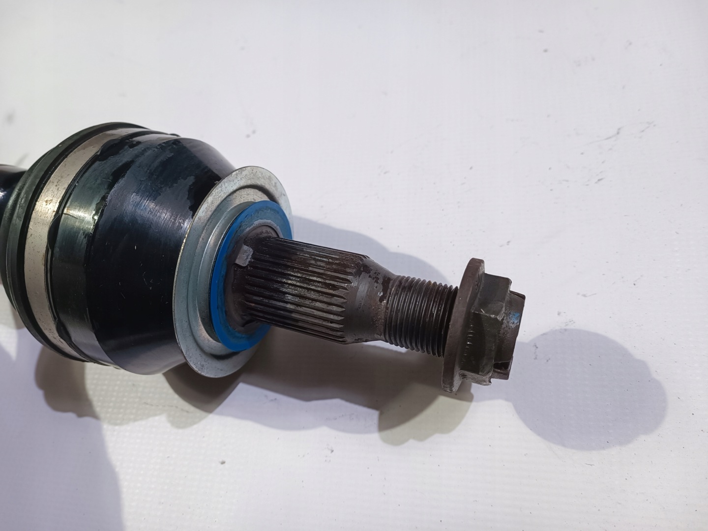 semi-axis left Chevrolet Camaro SS 6.2 2016