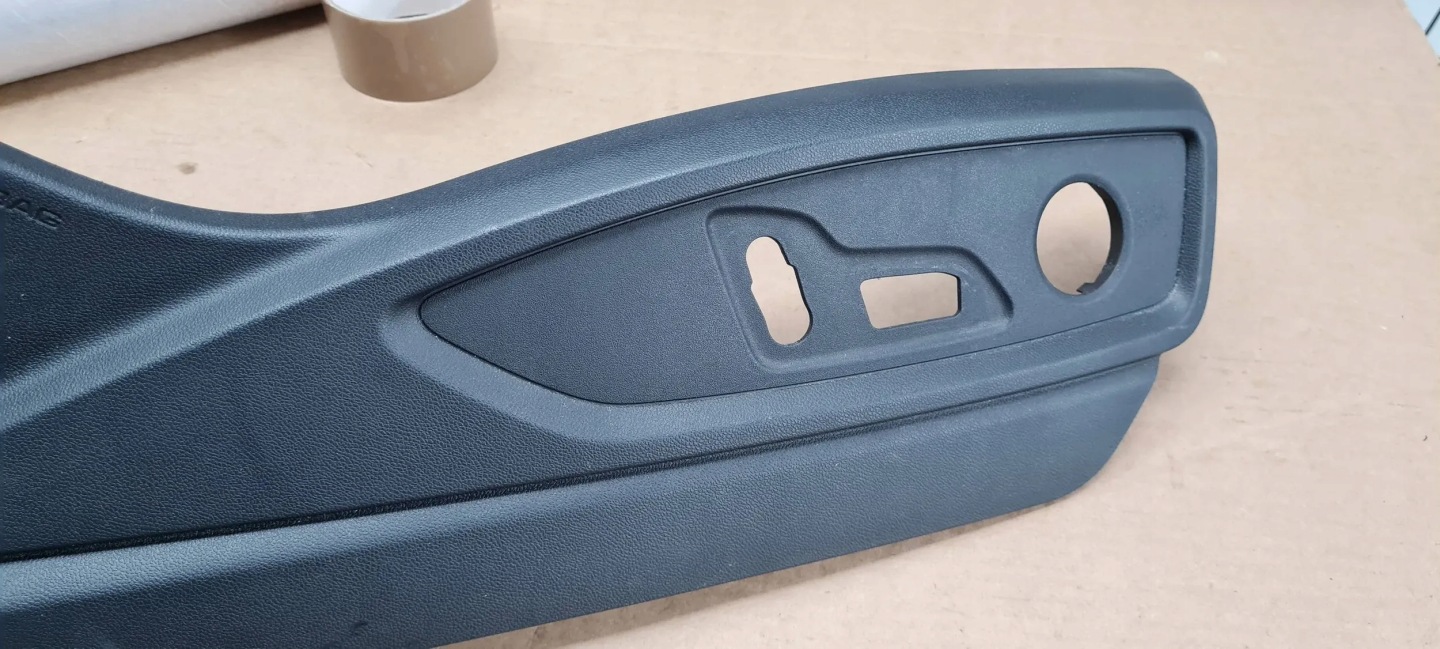 Q5 80A cover seat right right front cover below ELEKTRYKE 80A881326