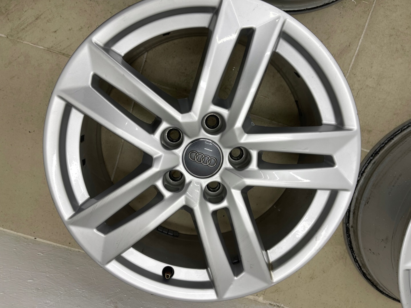 4×disc discs 17 CALI Audi OE AUDI A4 B9,Q5,A6 7.0" x 17" 5x112 ET 42