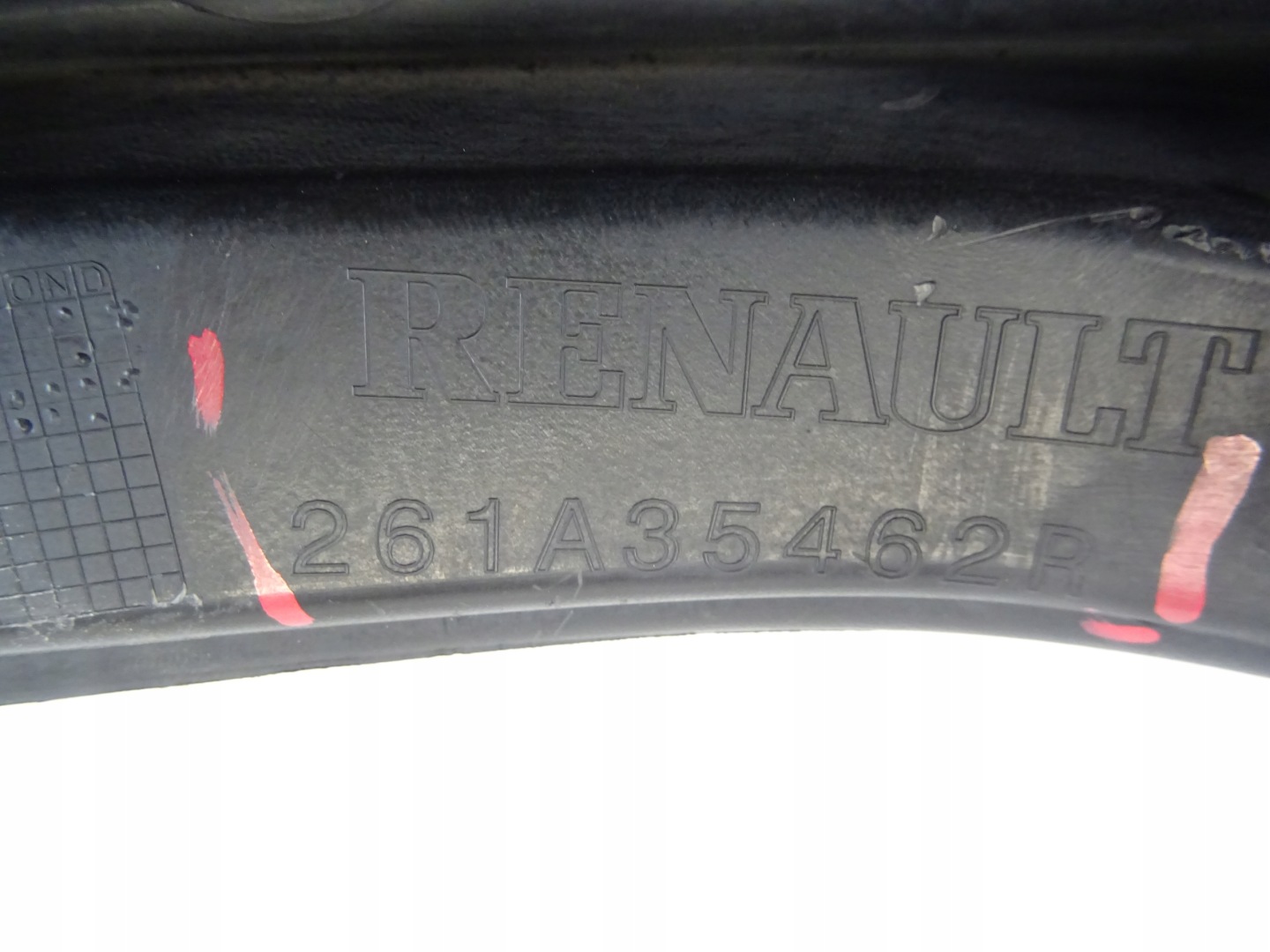 grid of a bumper front front left RENAULT CAPTUR and LIFT 261A35462R