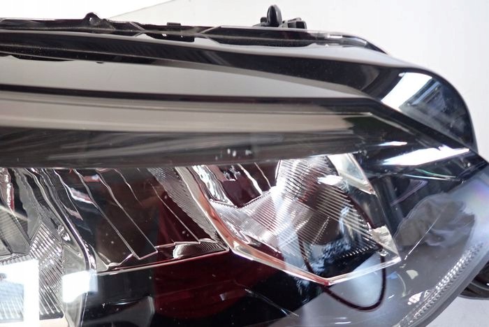 PEUGEOT 208 2008 II LED TECHNOLOGY 19- reflektor right light SPALONY LED