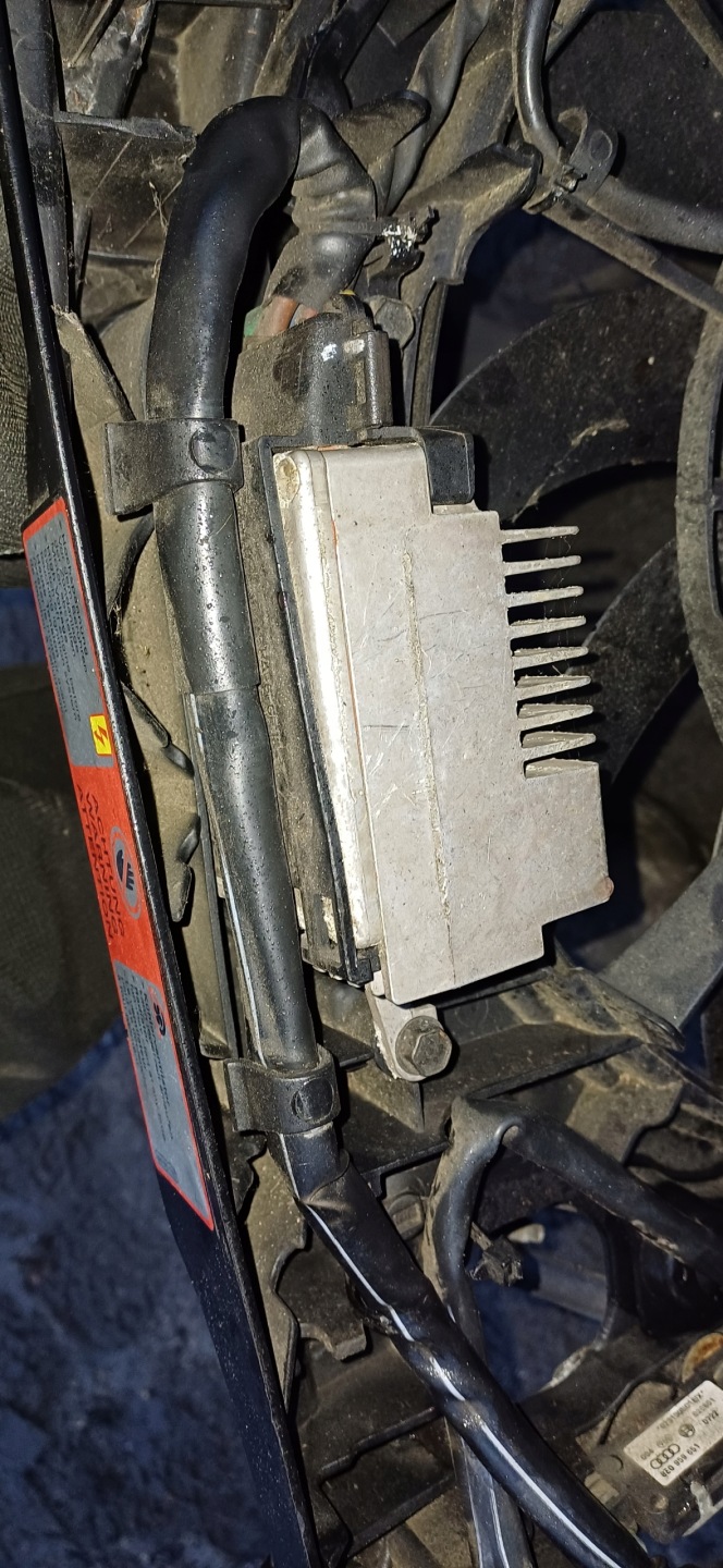 AUDI A4 B6 2.0 ALT support panel for radiators pillar fan tips KOMPLET