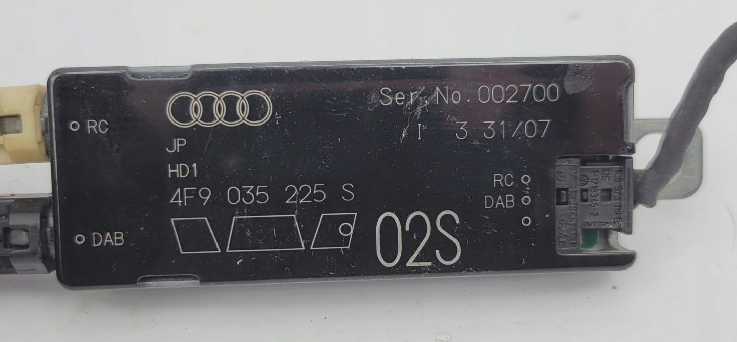 AUDI A6 C6 amplifier module aerial RADIA 4F9035225S DAB RC KOMBI