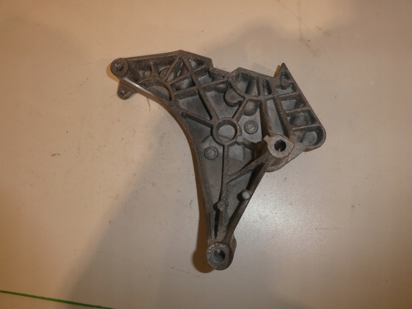 holder engine mount VW TOURAN 2.0 TDI 03L199207