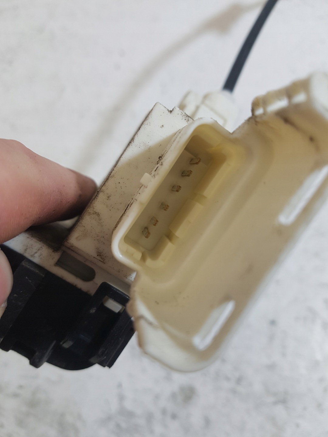 lock door right front CITROEN C4 6 PIN 9647172680F