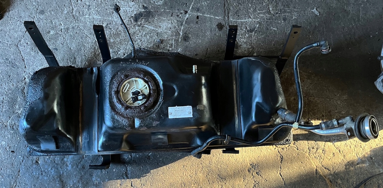 IDEALNY KPL. tank MERCEDES G W463 1