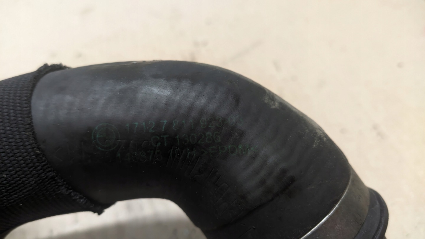 BMW E87 2.0D 11R crijevo prijenos vode 7811923