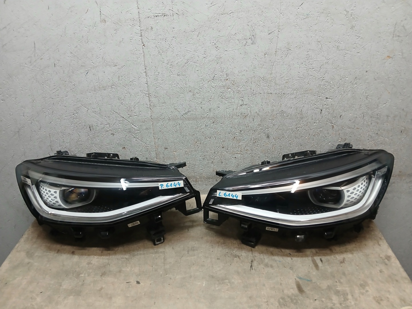 light lights front right left VW ID4 ID-4 ID 4 11A FULL LED 11A941035M 36M