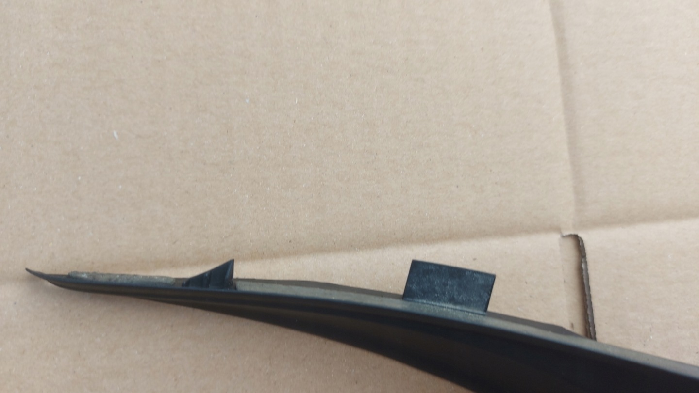 spoiler under the window left TOYOTA AURIS II 12-18