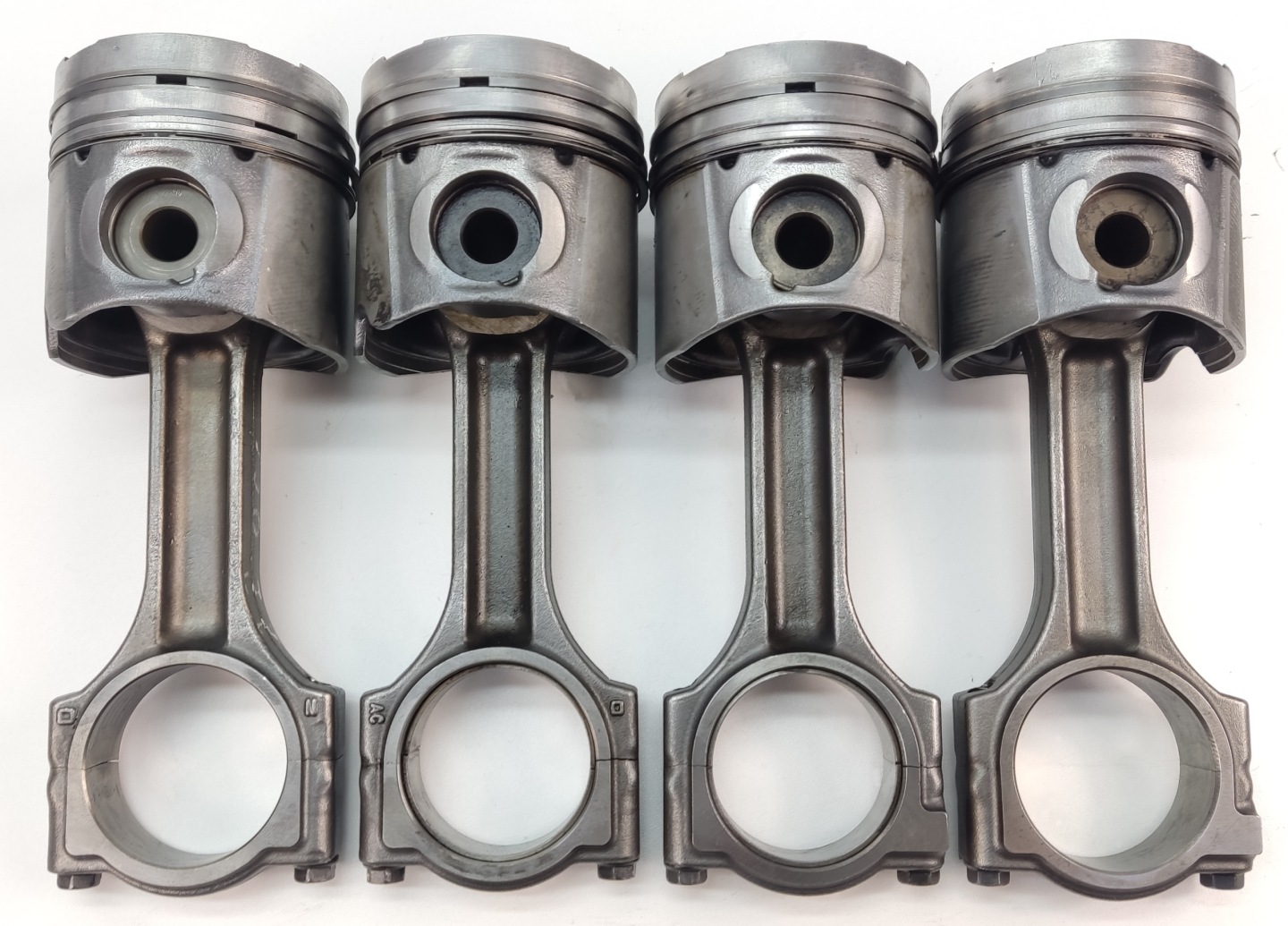 piston connecting rod NISSAN INTERSTAR 2.2 DCI