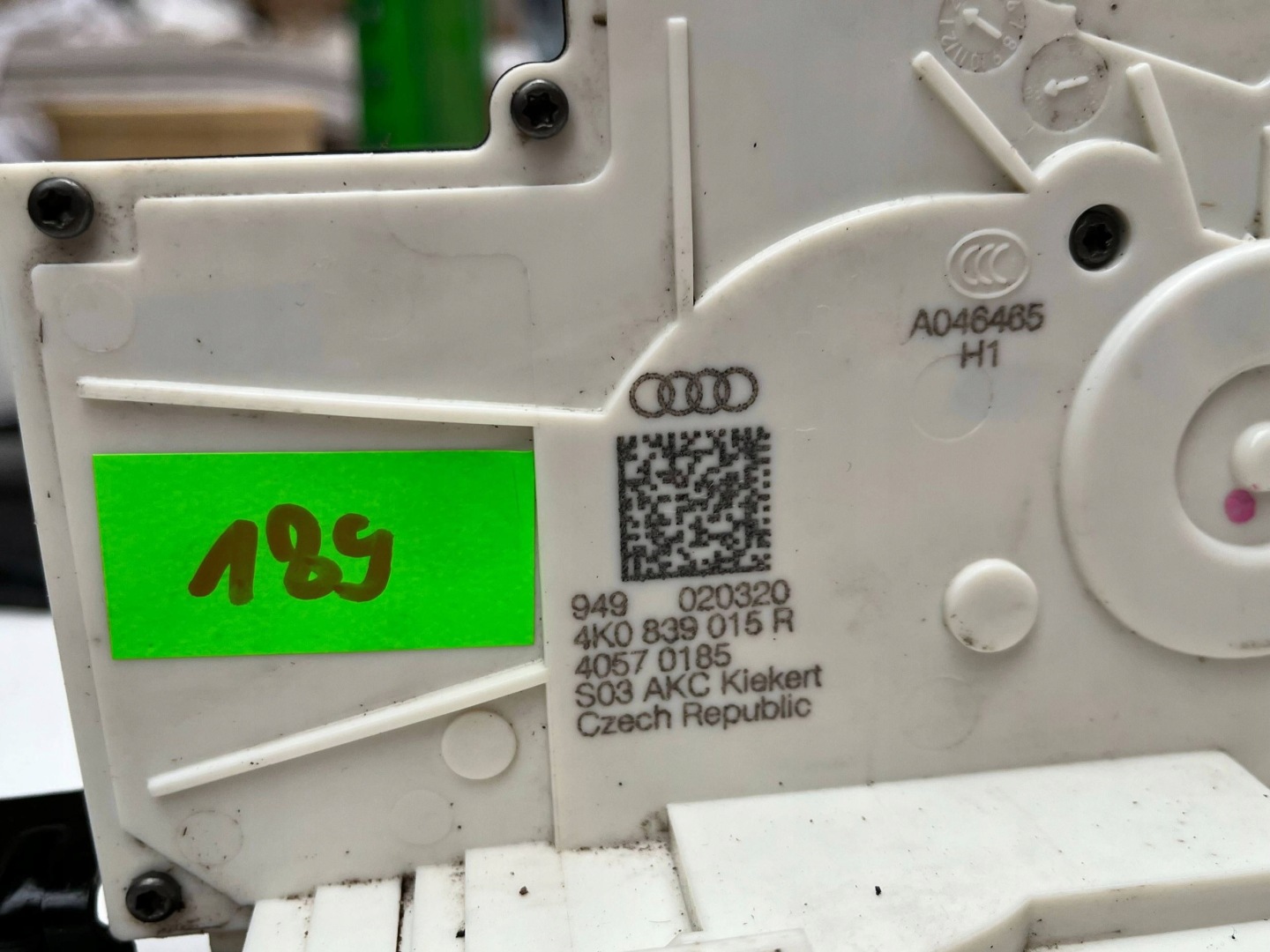 AUDI A6 C8 lock door left rear part 4K0839015R !J