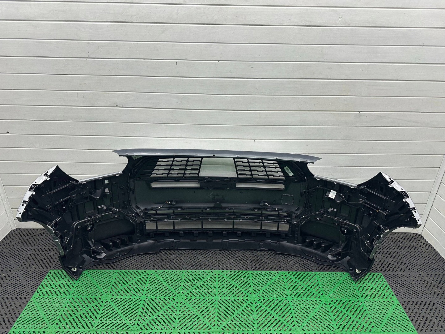front bumper Mini Countryman U25 complete colour C67 MELTLNG SLLVER