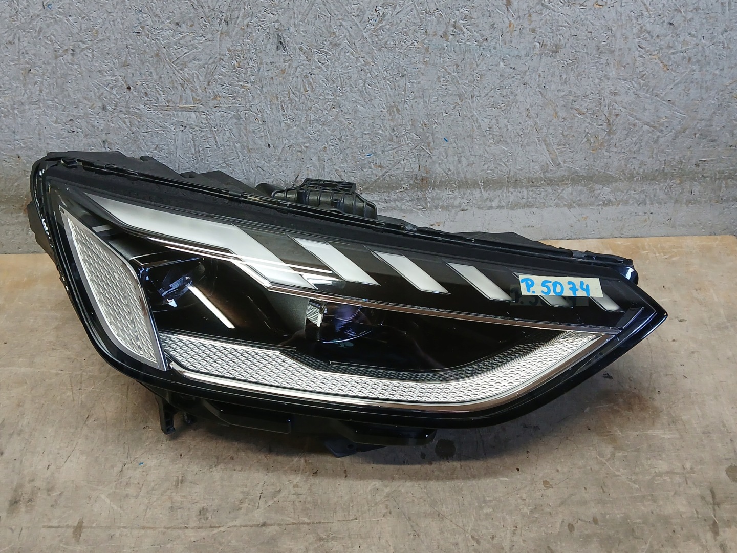 light front right AUDI A4 B9 FULL LED LIFT 19- 8W0941036E