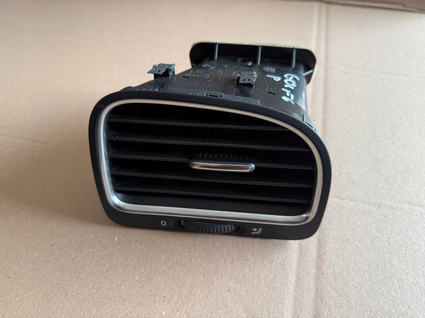 VW GOLF VI grid air conditioning devices right front front 5K0819704