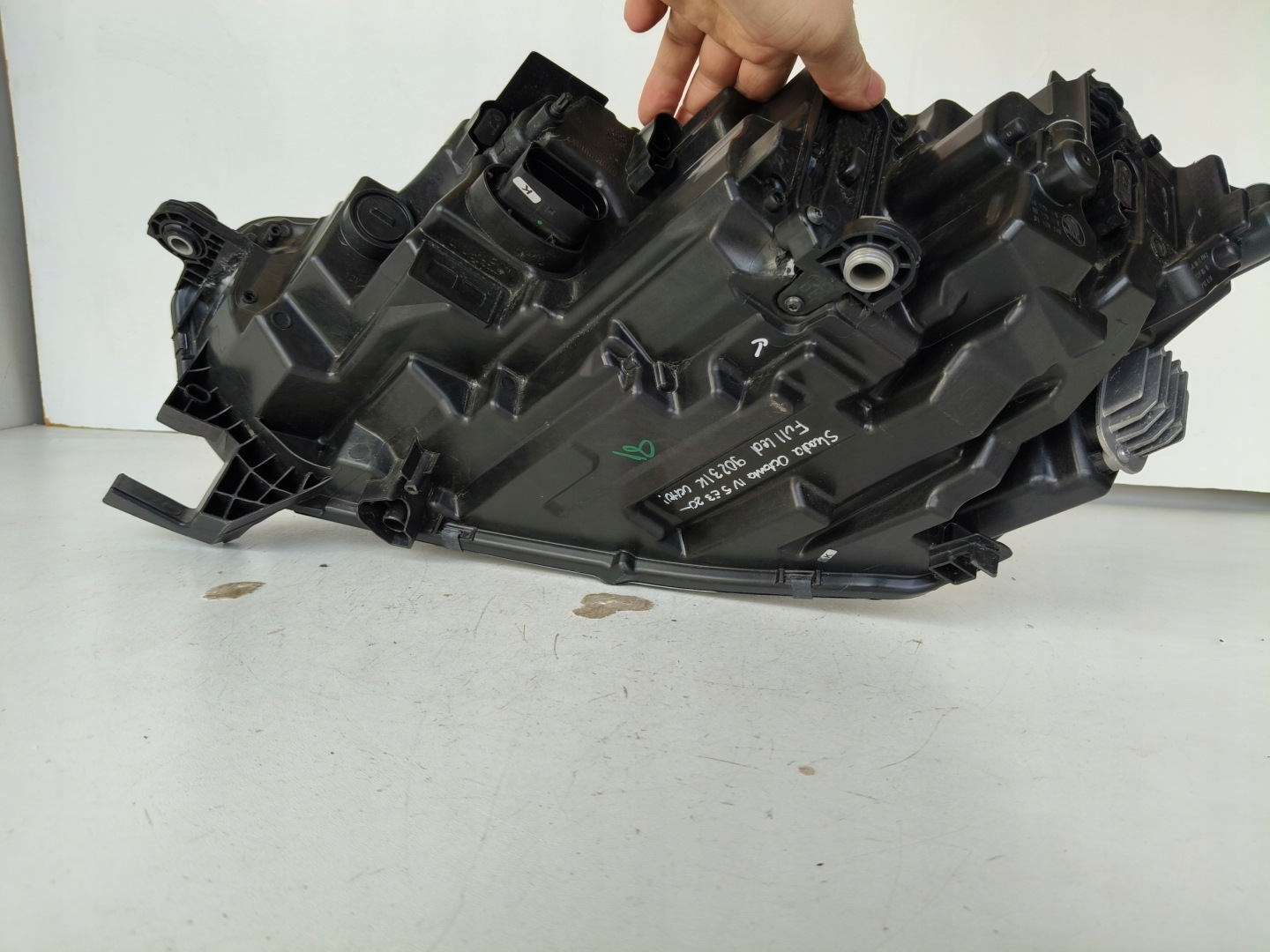light right REFLEKTOR SKODA OCTAVIA IV 4 5E3 20- FULL LED