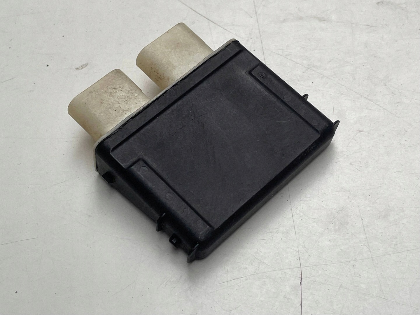 Module pour l’ouverture du capot VW AUDI PORSCHE 3G0962243C !J
